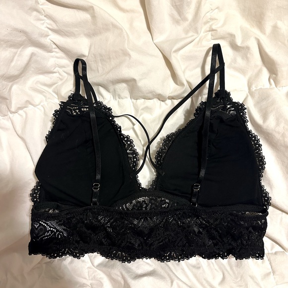 Floral laced black bra - Picture 2 of 2